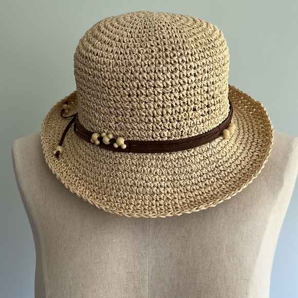 Disney Mickey Mouse straw hat - Picture 3 of 6